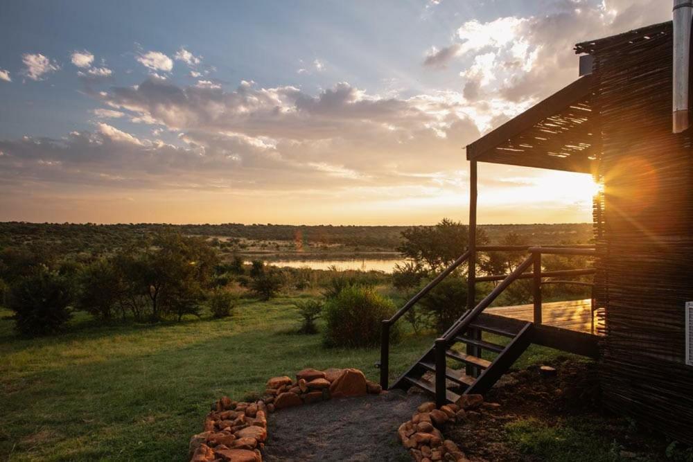 Cheetah Ridge Lodge Ladysmith Exterior photo